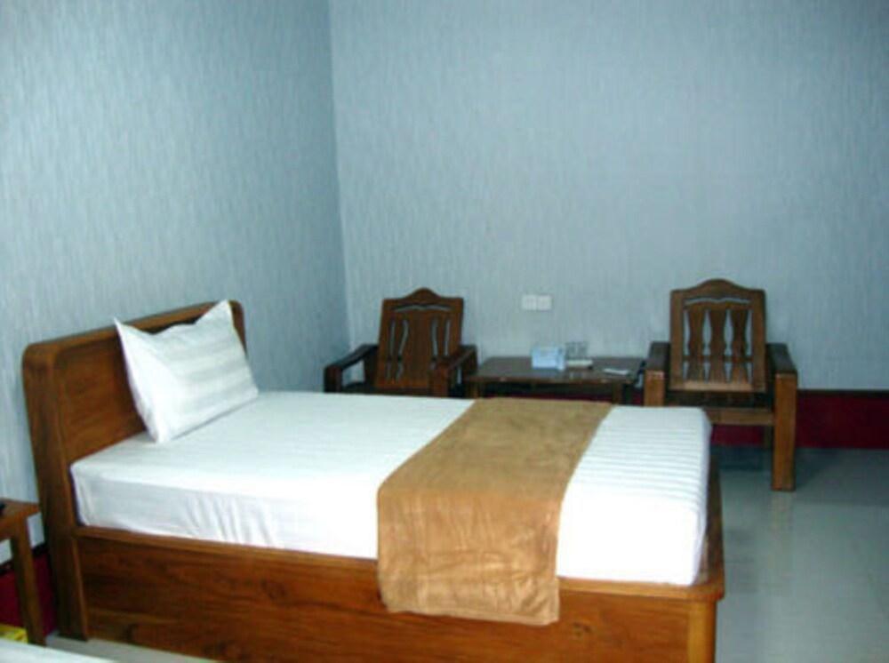 Aung Tha Pyay Hotel 3 Yangon Esterno foto