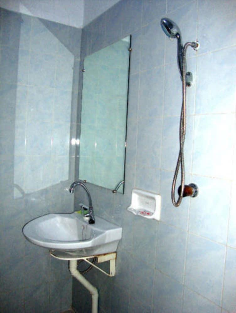 Aung Tha Pyay Hotel 3 Yangon Esterno foto