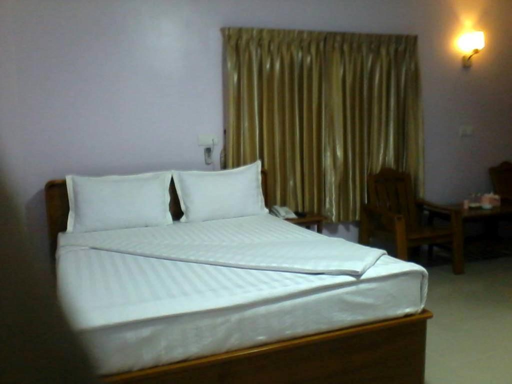 Aung Tha Pyay Hotel 3 Yangon Camera foto