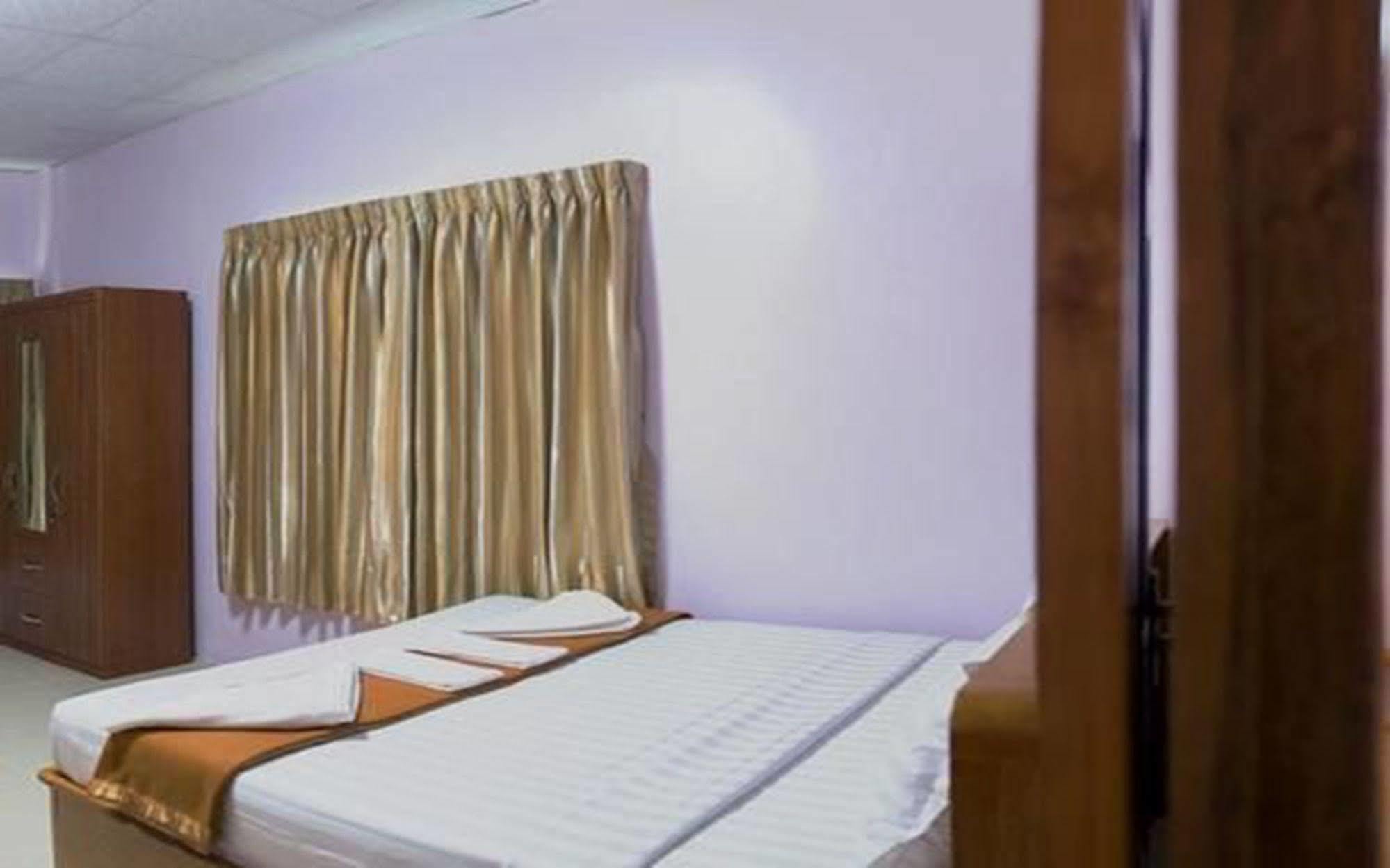 Aung Tha Pyay Hotel 3 Yangon Esterno foto