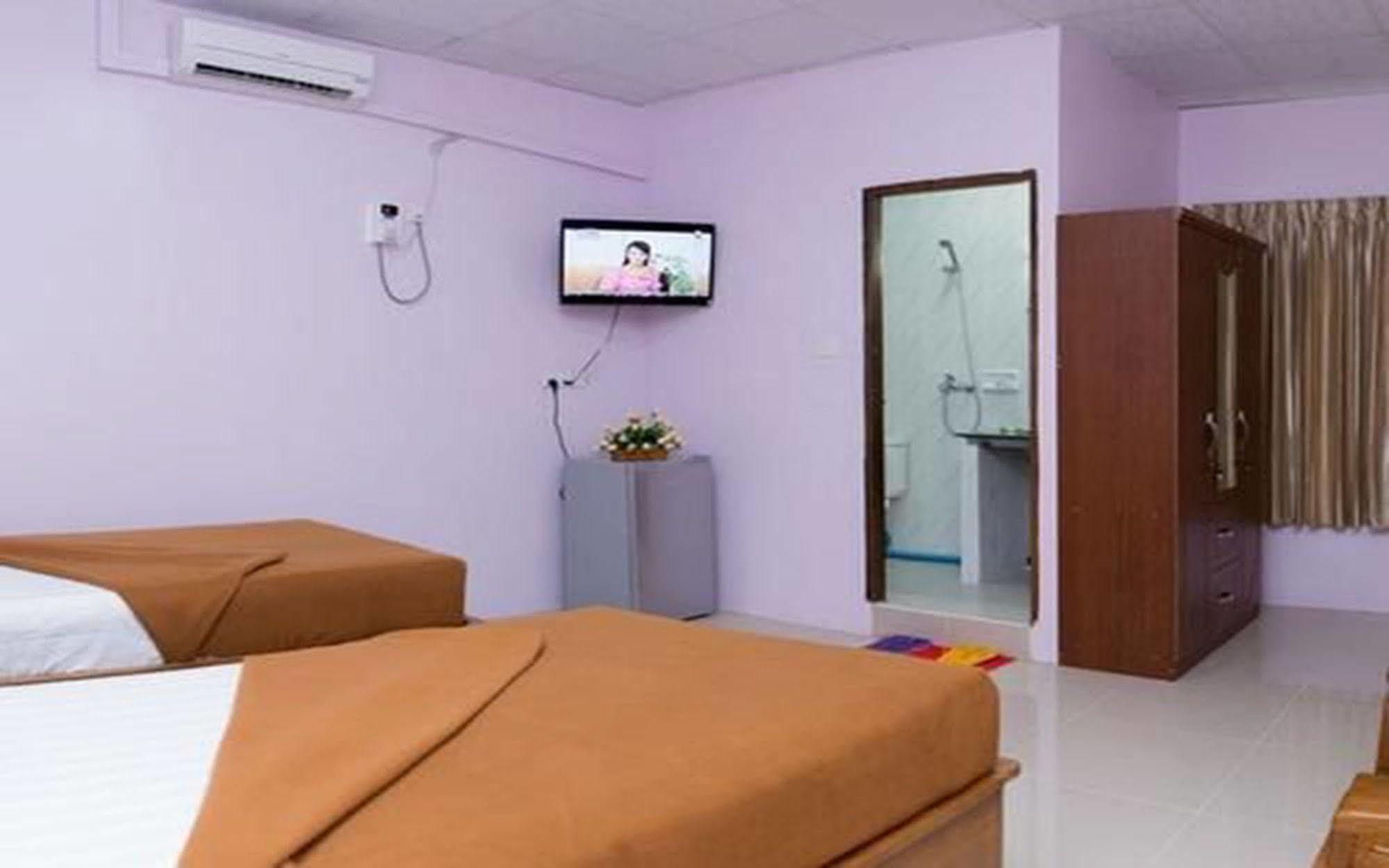 Aung Tha Pyay Hotel 3 Yangon Esterno foto